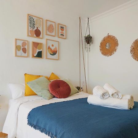 Nice And Cozy Studio At The Beachfront 베날마데나코스타 외부 사진