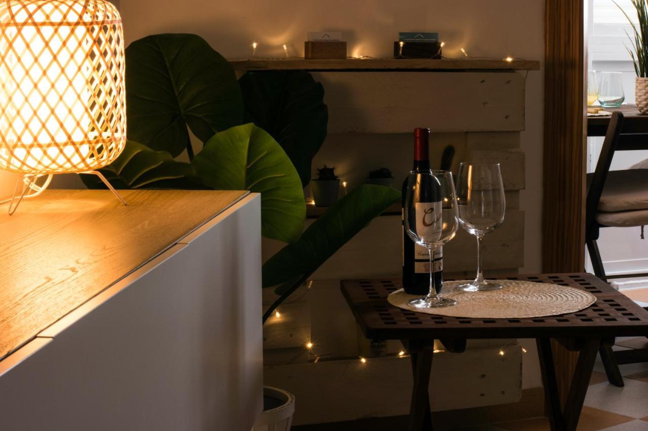Nice And Cozy Studio At The Beachfront 베날마데나코스타 외부 사진