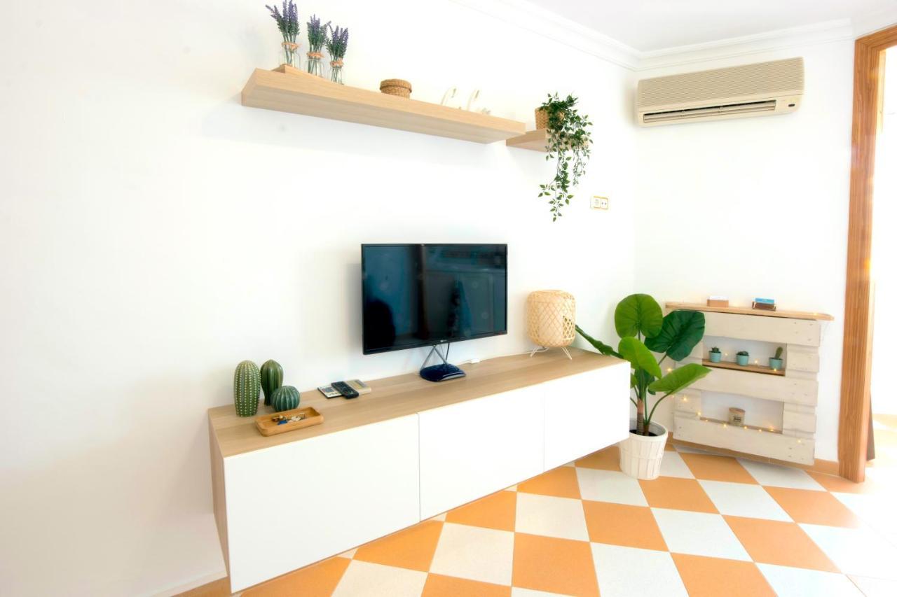 Nice And Cozy Studio At The Beachfront 베날마데나코스타 외부 사진