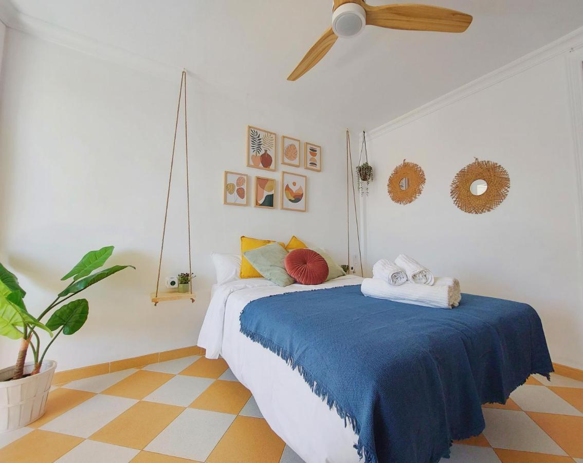 Nice And Cozy Studio At The Beachfront 베날마데나코스타 외부 사진