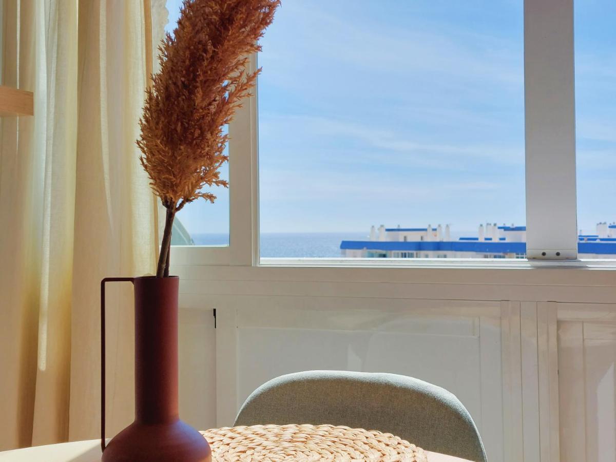 Nice And Cozy Studio At The Beachfront 베날마데나코스타 외부 사진