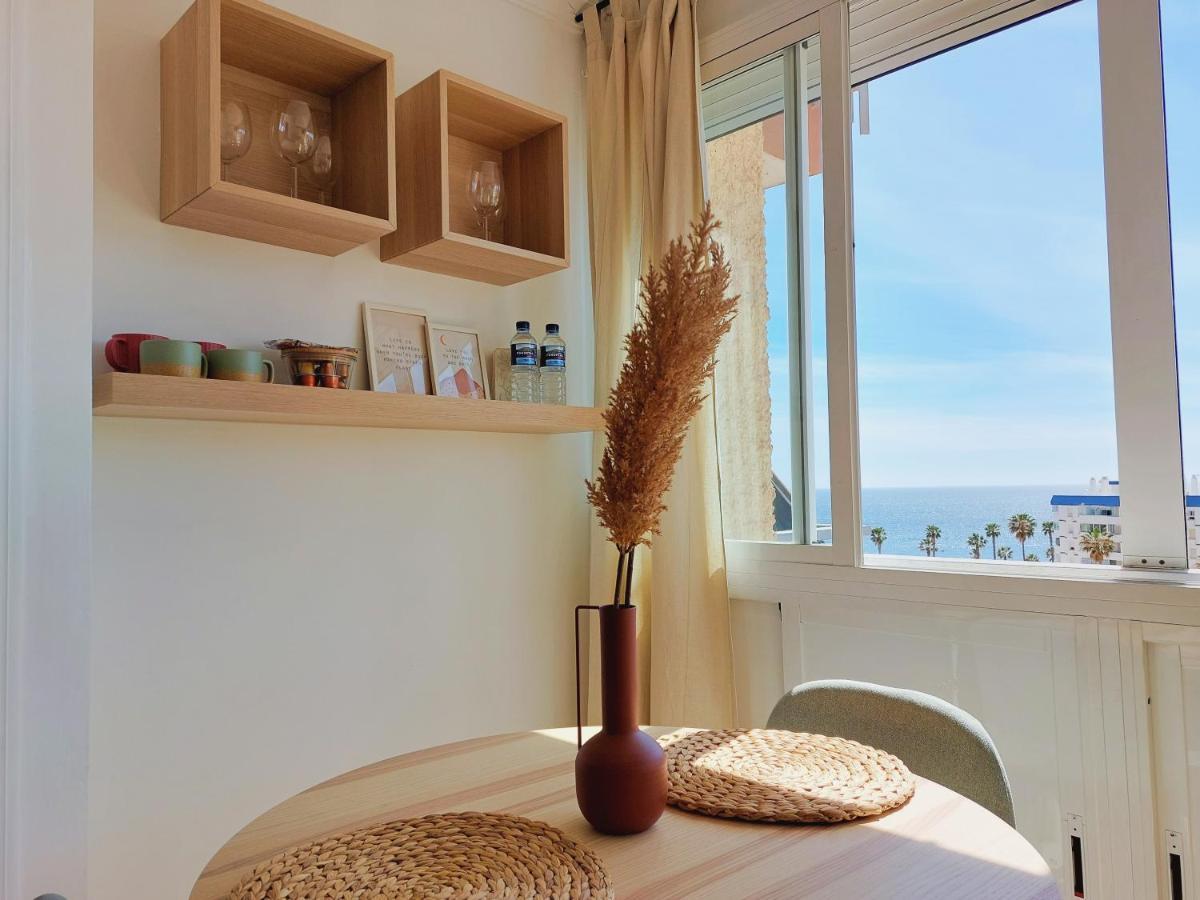 Nice And Cozy Studio At The Beachfront 베날마데나코스타 외부 사진